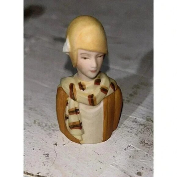 Ladies Of American Fashion Thimble Burnt Orange. Circa 1928. - Picture 1 of 4